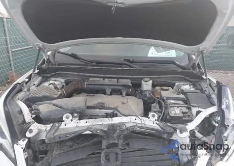 2018 Buick Envision Essence z USA, uszkodzony, nr VIN LRBFX1SAXJD081227